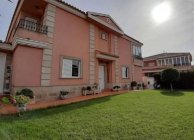 Дом в Бенидорме (Коста Бланка), купить недорого - 360 000 [66940] 2