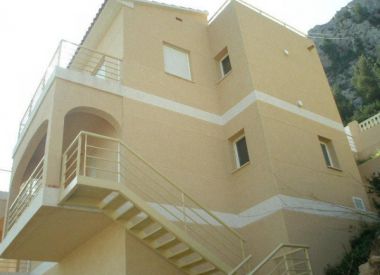 Таунхаус в Кальпе (Коста Бланка), купить недорого - 252 000 [69058] 1