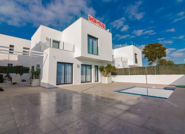 Вилла в Сан Мигель де Салинас (Коста Бланка), купить недорого - 259 900 [69366] 1