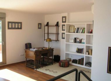 Вилла в Кальпе (Коста Бланка), купить недорого - 850 000 [70206] 10