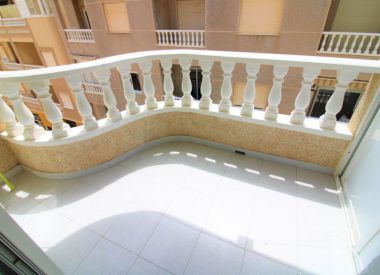 Апартаменты в Торревьехе (Коста Бланка), купить недорого - 49 900 [72451] 1